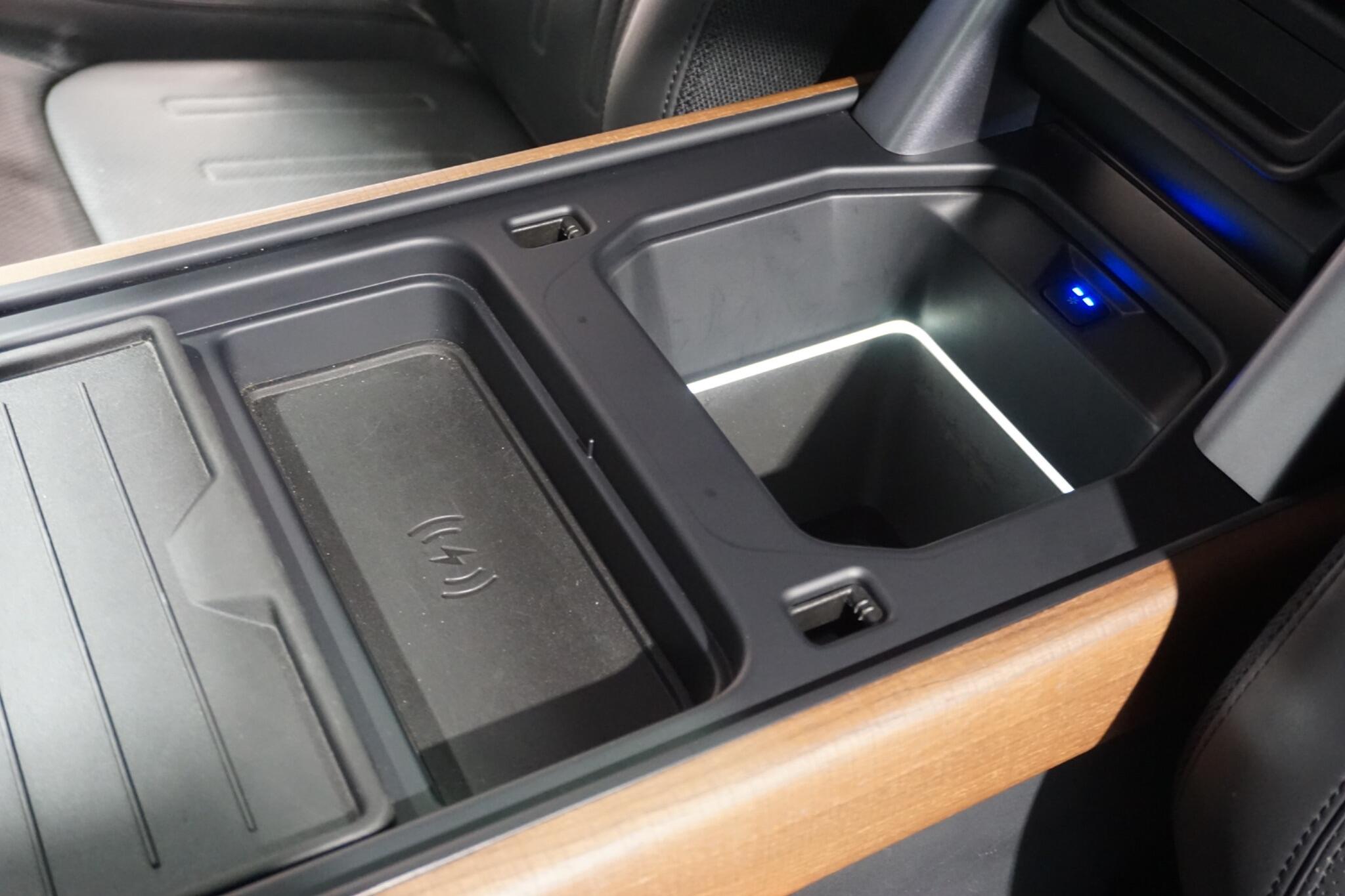 Land Rover Defender 110 3.0 D300 MHEV X SUV 5dr Diesel Auto 4WD Euro 6 (s/s) (300 ps)